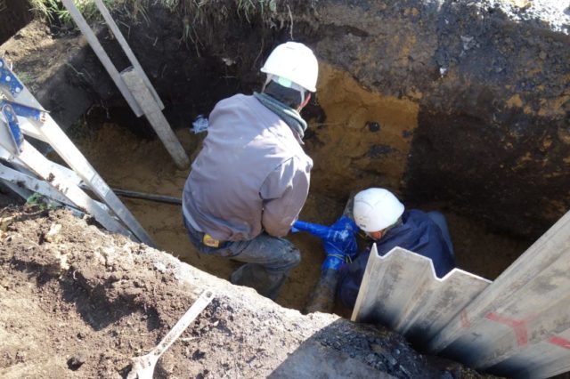 内原歯科医院　上水道・下水道取り出し工事。