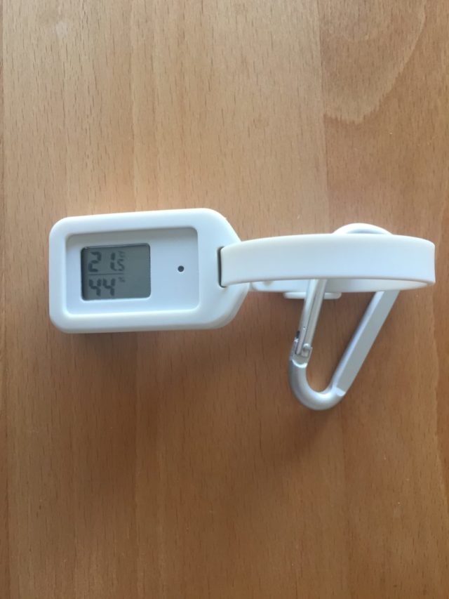 温度計を持ち歩き 水戸市の注文住宅ライフボックス 性能ばっちり納得価格デザイン力